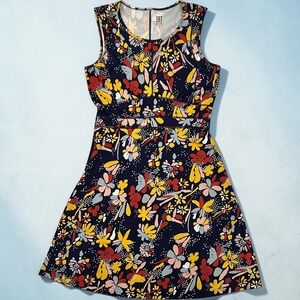 Title Nine Dream Flora Fit Flare Performance Travel Dress Small Swift Snap